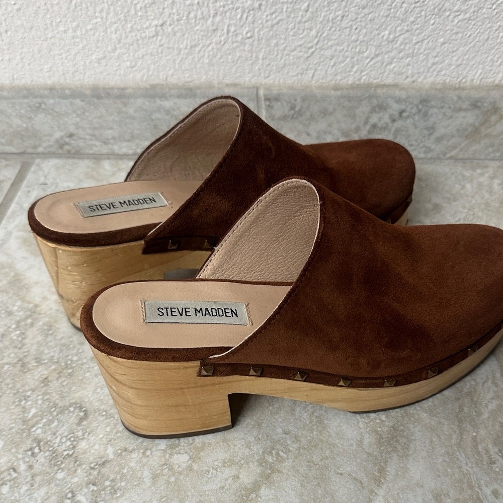 Steve Madden Brown Suede Clogs